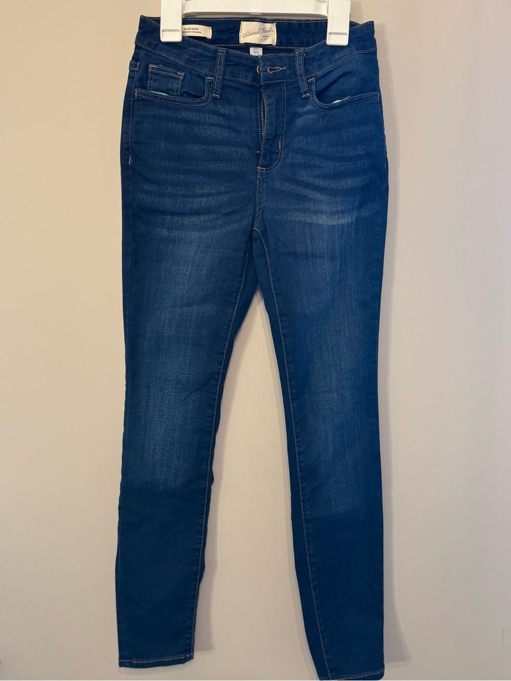Universal Thread Dark Wash Mid-Rise Skinny Jeans - Size 00R